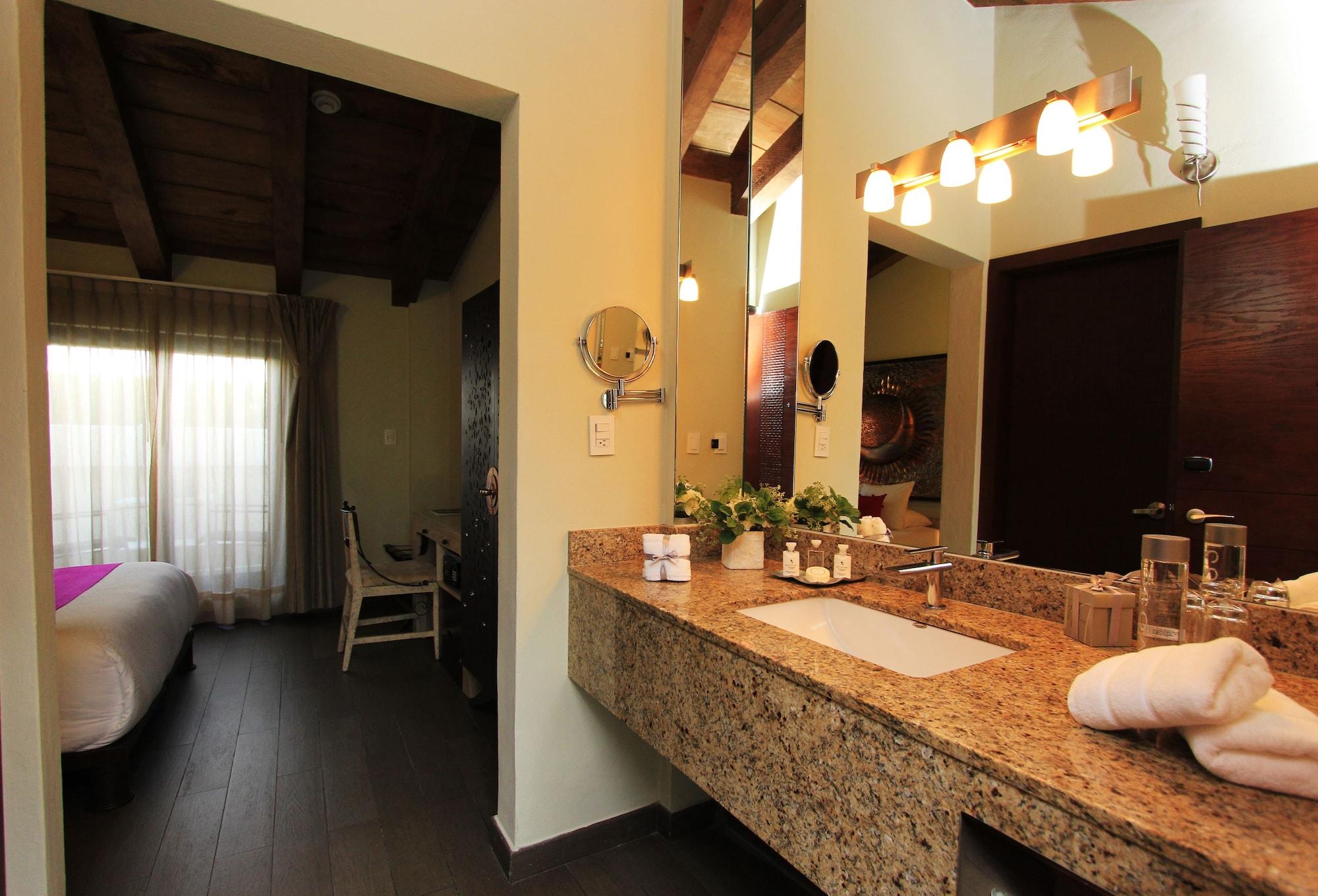 Plaza Gallery Hotel Boutique Сан-Крістобаль-де-лас-Касас Екстер'єр фото